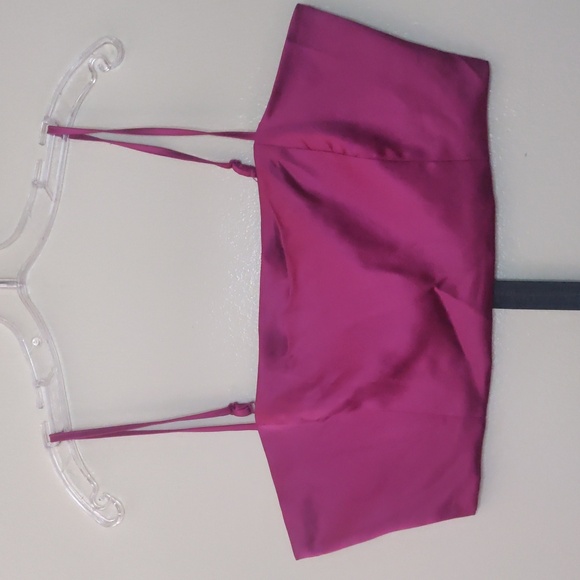 House of Harlow 1960 Tops - House Of Harlow 1960 Magenta Pink Crop Top Satin. Size L